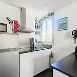 Charming 2-Room Paris Getaway Near Le Marais