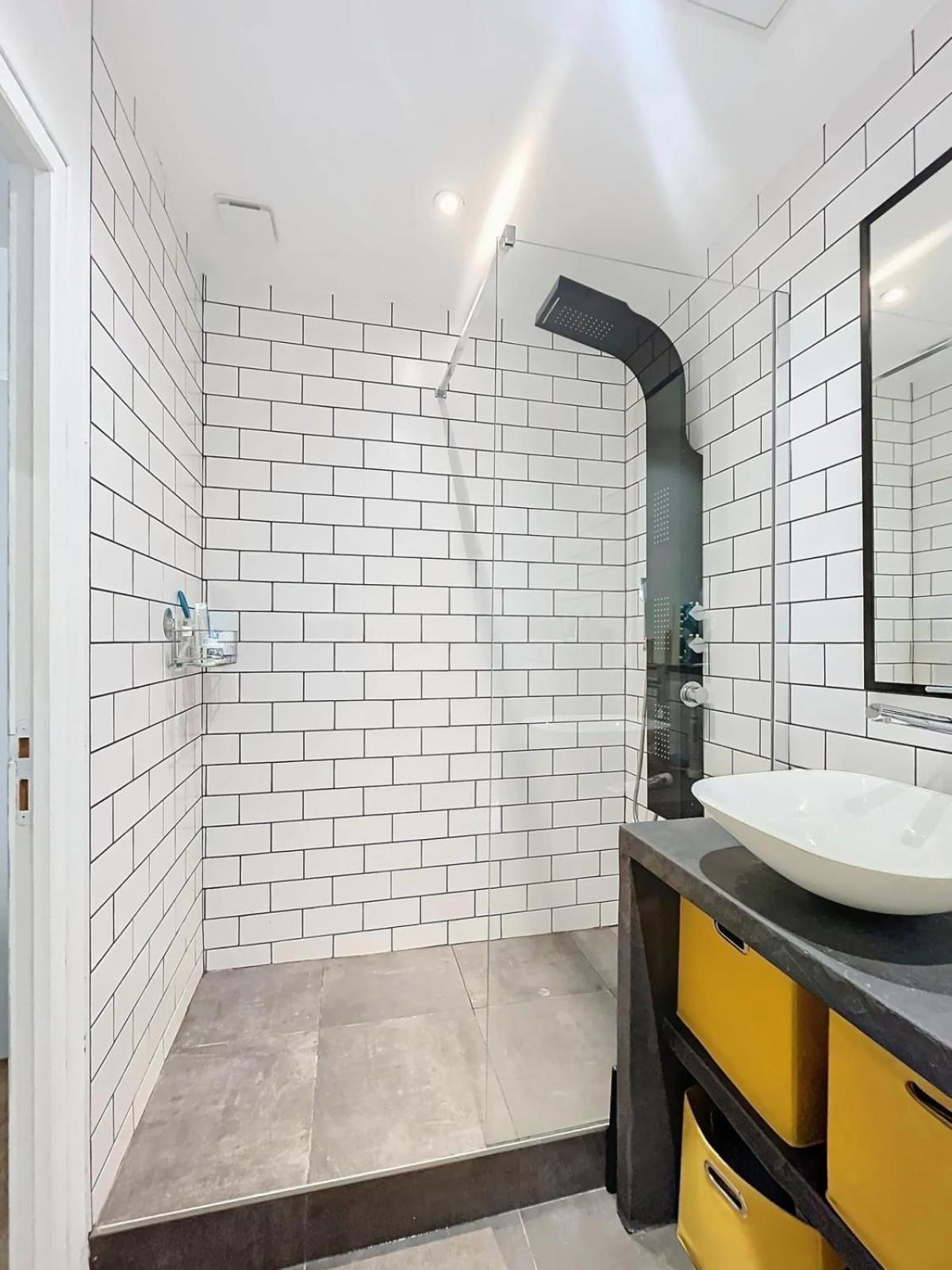 Charming 2-room Getaway Near Le Marais Parigi